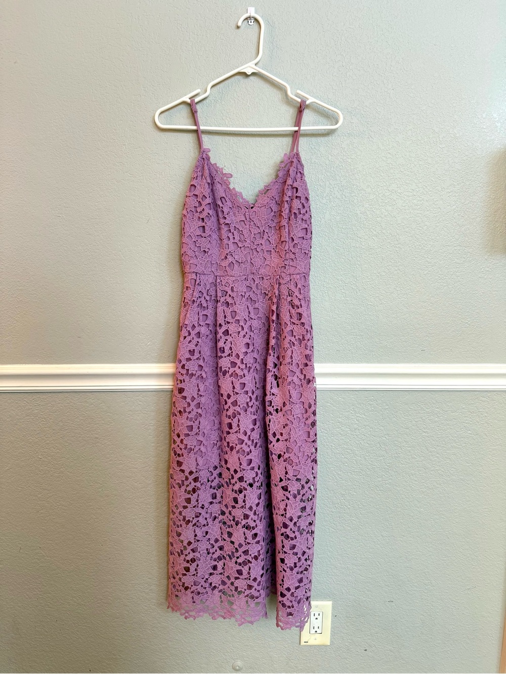 ASTR Eyelet Midi Dress in Lilac - Picture 6 of 8